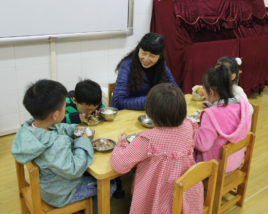 陪餐1.jpg