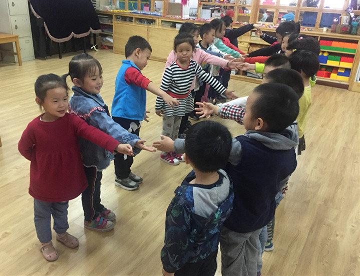 握手欢迎.jpg