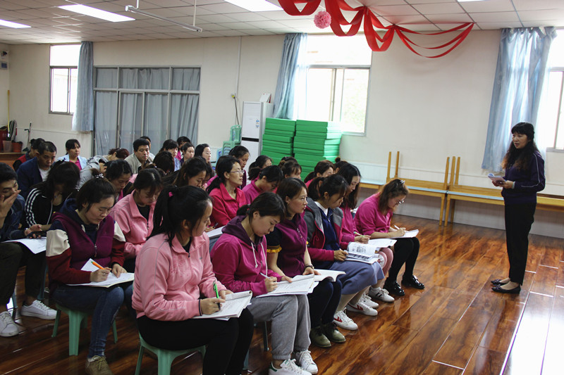 教师读书3.jpg